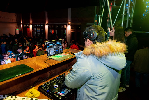 GLOW CLUB